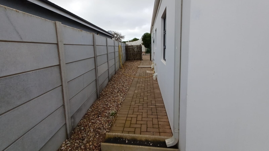 3 Bedroom Property for Sale in Britannia Bay Western Cape